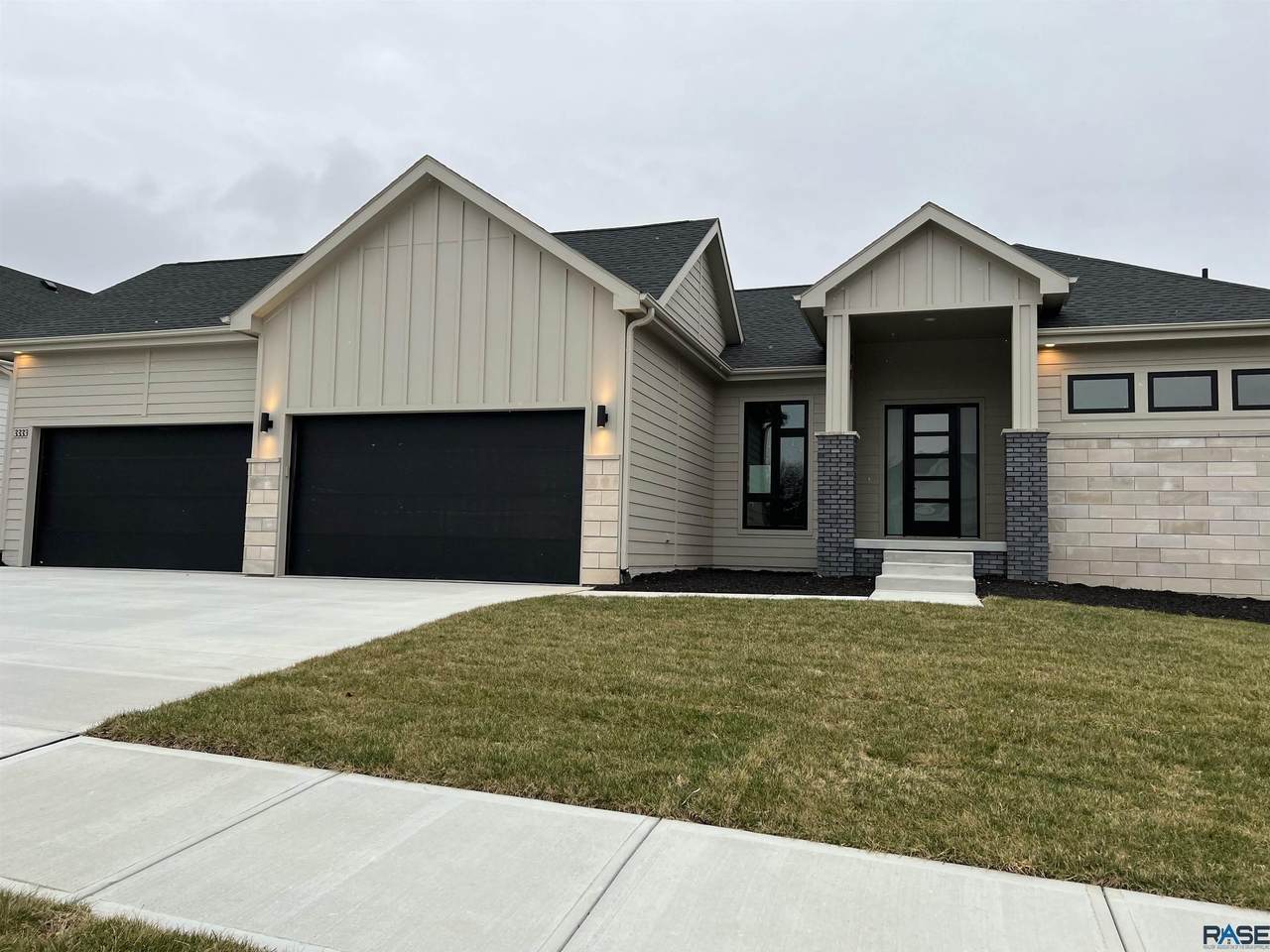 400 Piper Dr - Photo 1
