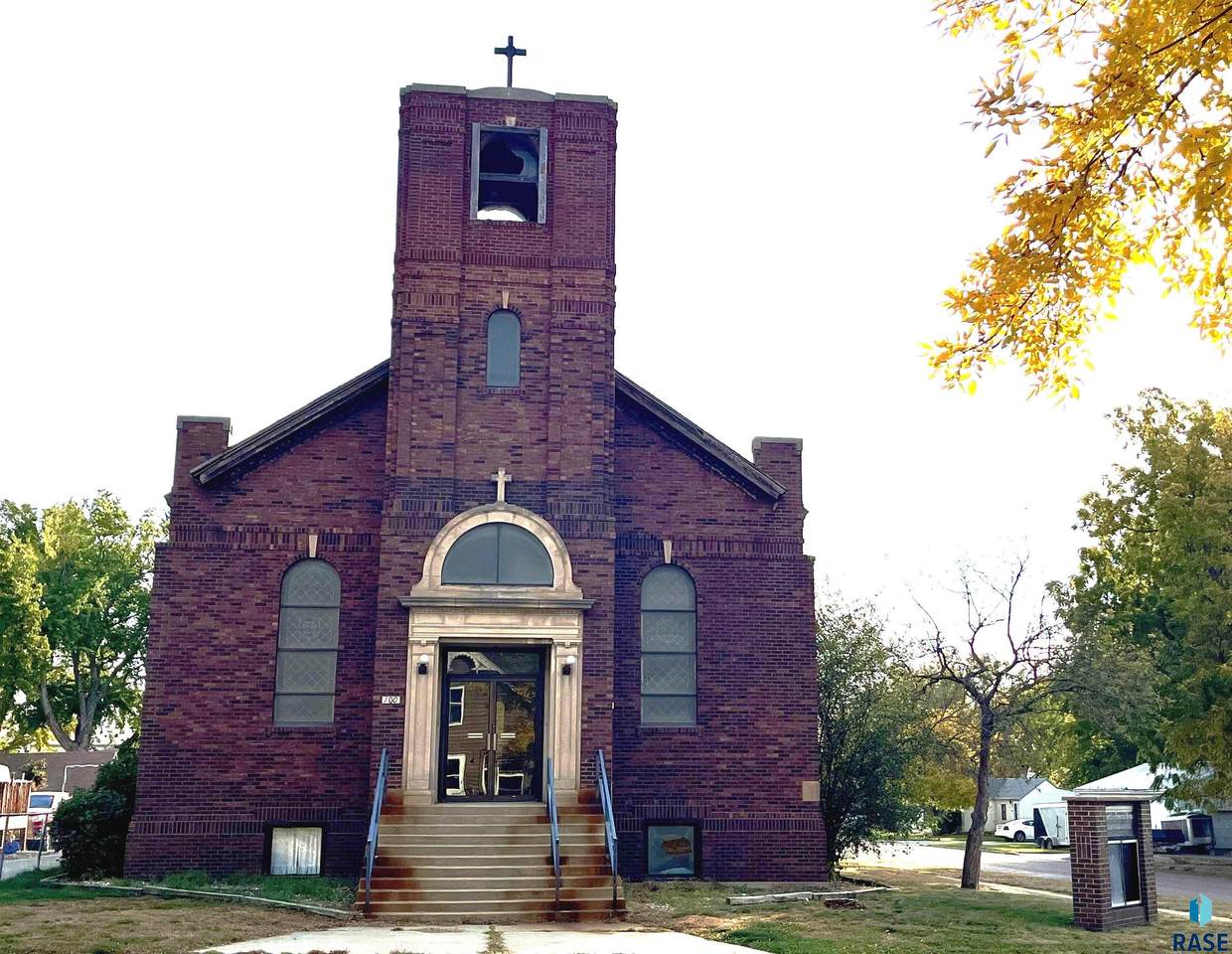 100 Mundt Ave - Photo 1