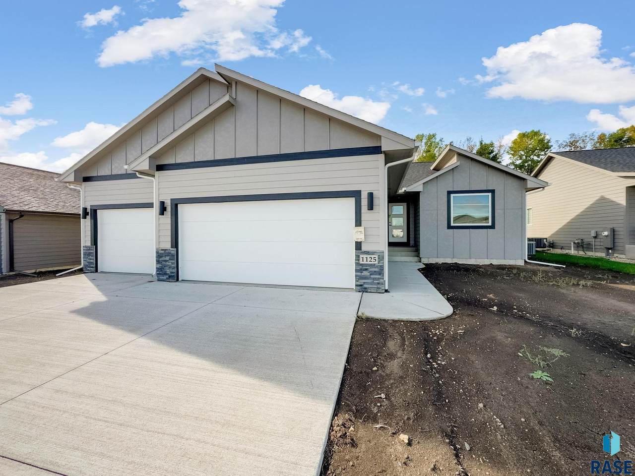 1125 Apex St Street - Photo 1