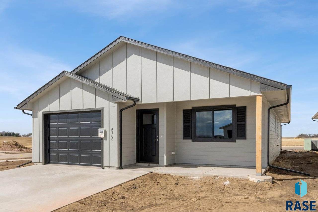 6720 Thimbleweed St Street - Photo 1