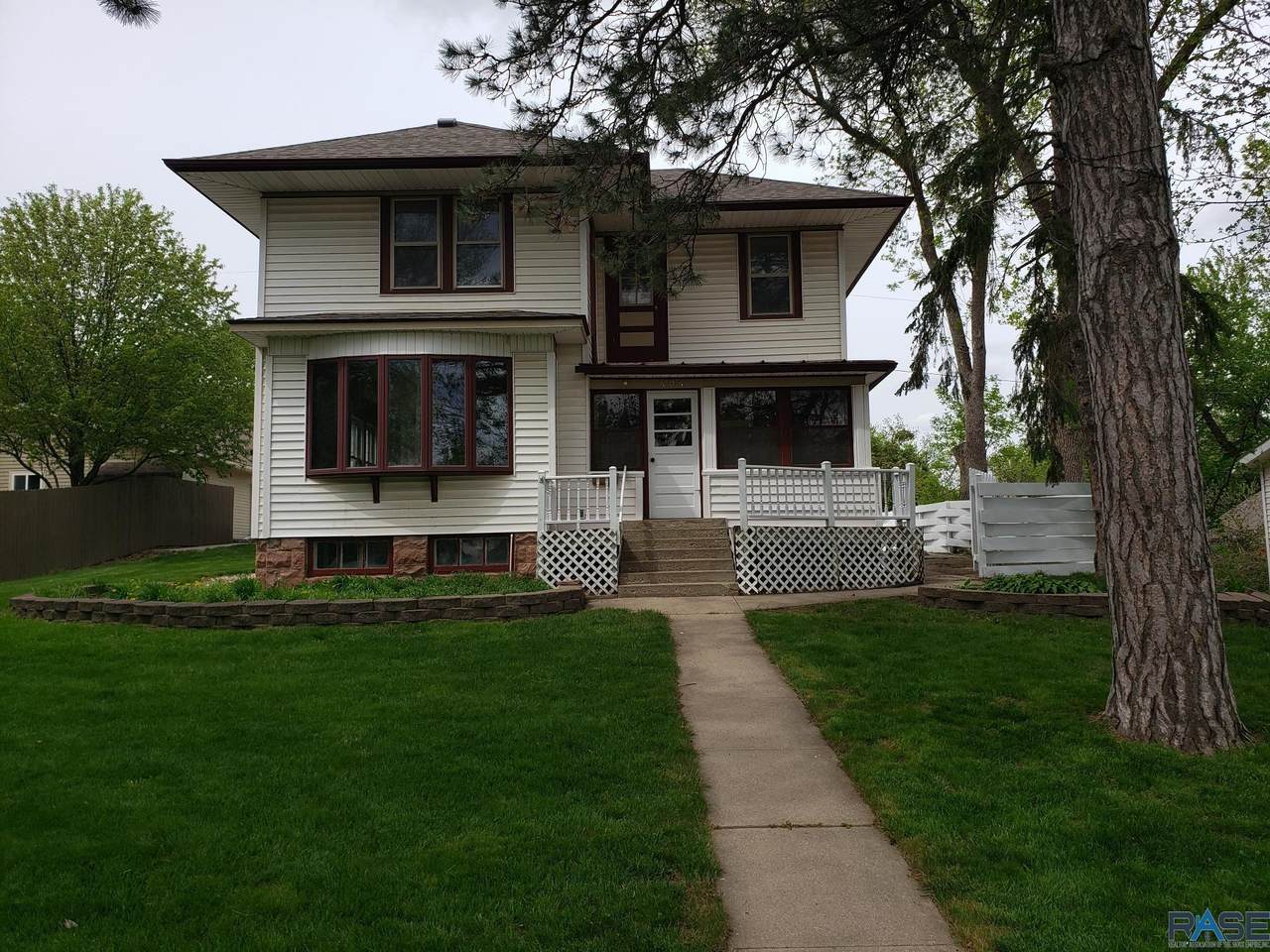 404 5th St - Photo 1
