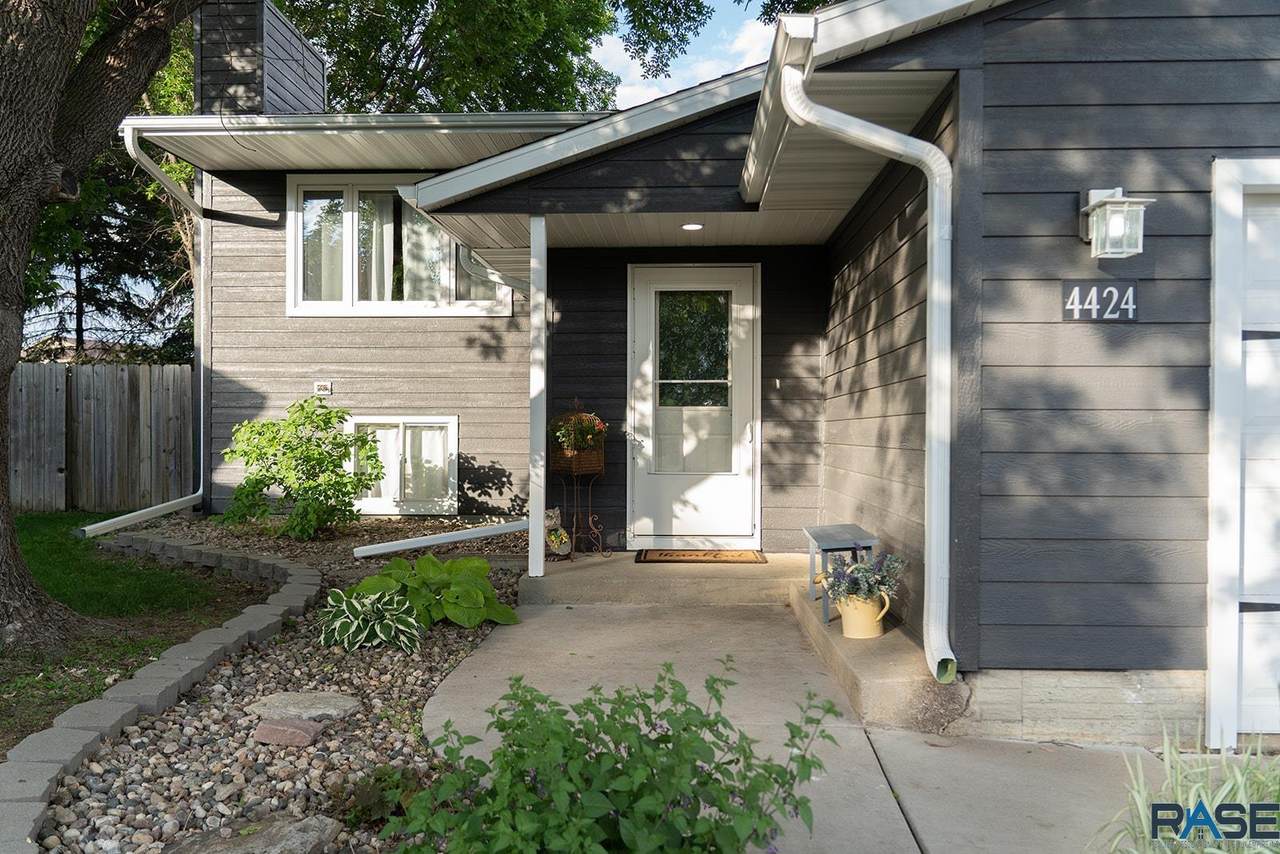 4424 Lexington Cir - Photo 1