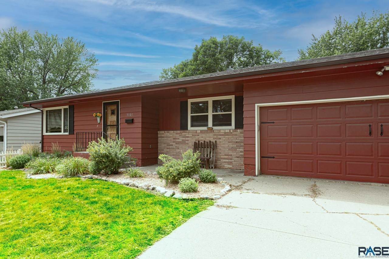 3101 9th Ave - Photo 1