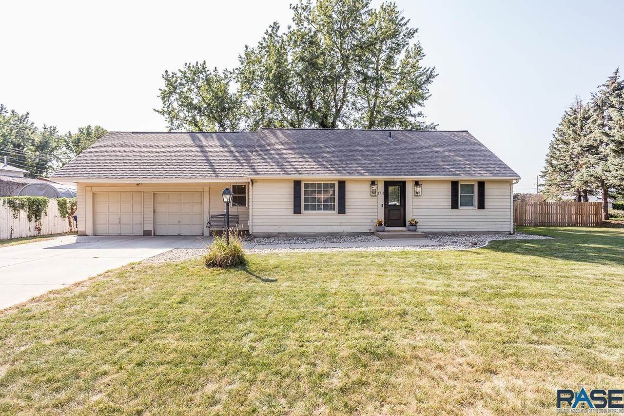 1711 Wedgewood Rd - Photo 1