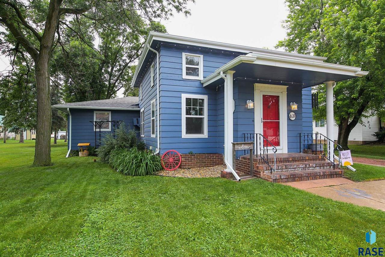 631 2nd St Street - Photo 1