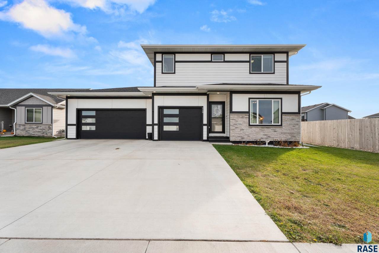 719 Prairieside Trl Trail - Photo 1