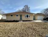 912 Oakley St - Photo 1
