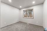 711 Dakota Ave - Photo 24