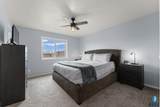 2405 Kinderhook Ave - Photo 22