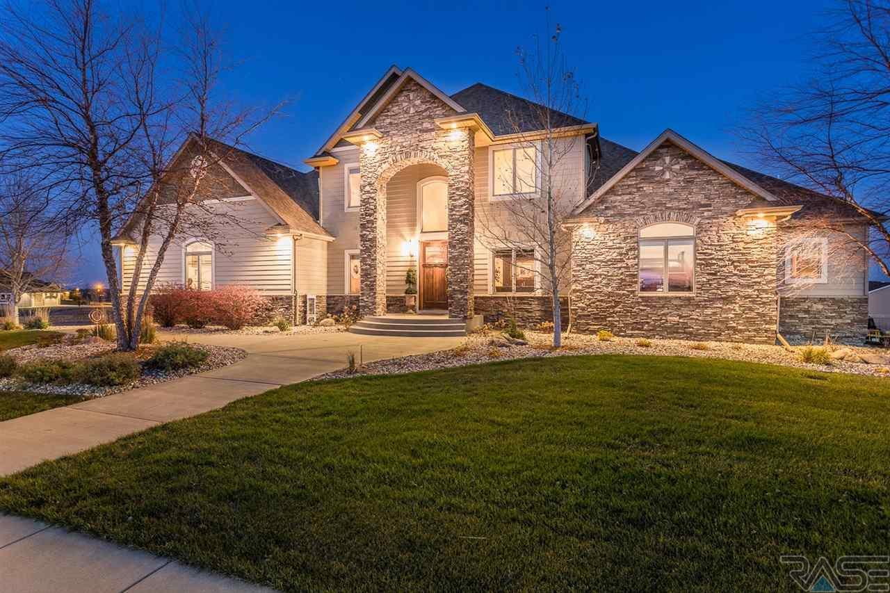 7300 Shadow Creek Ave - Photo 1