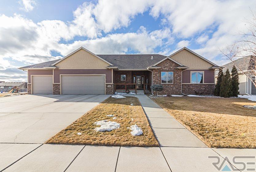 7605 Meredith Ave - Photo 1
