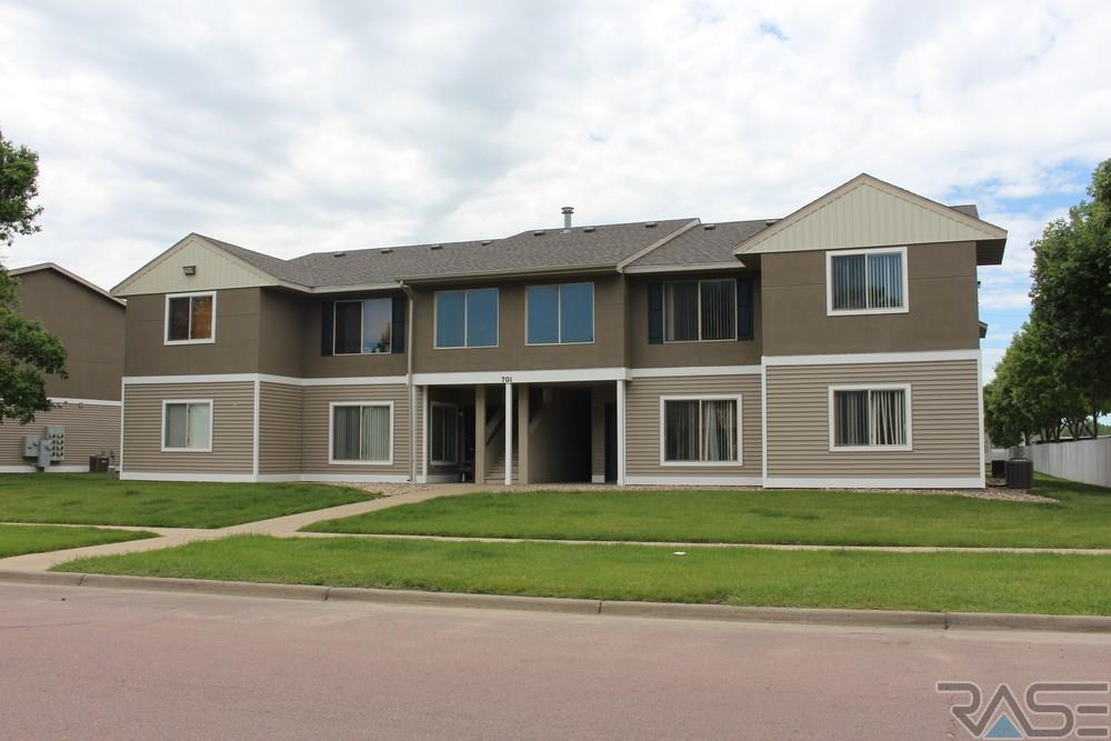 701 Lyons Ave - Photo 1