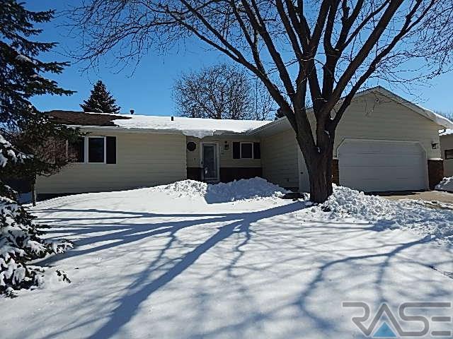 716 Savannah Dr - Photo 1