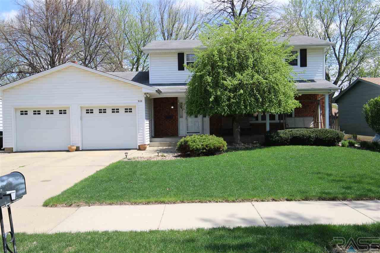 928 Grandview Dr - Photo 1