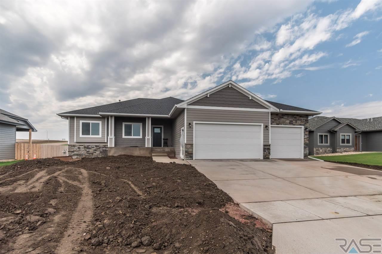2509 Silverthorne Ave - Photo 1