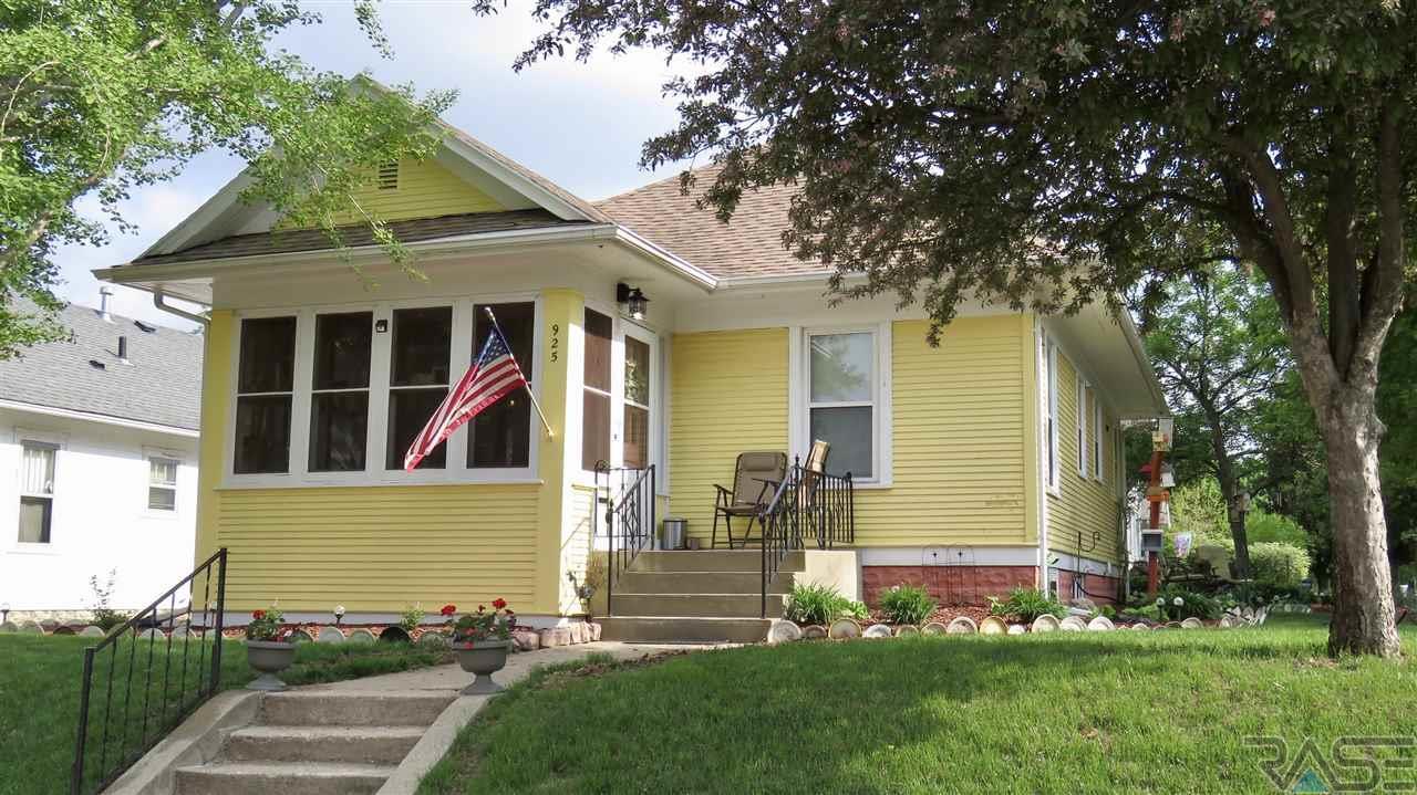 925 15th St - Photo 1
