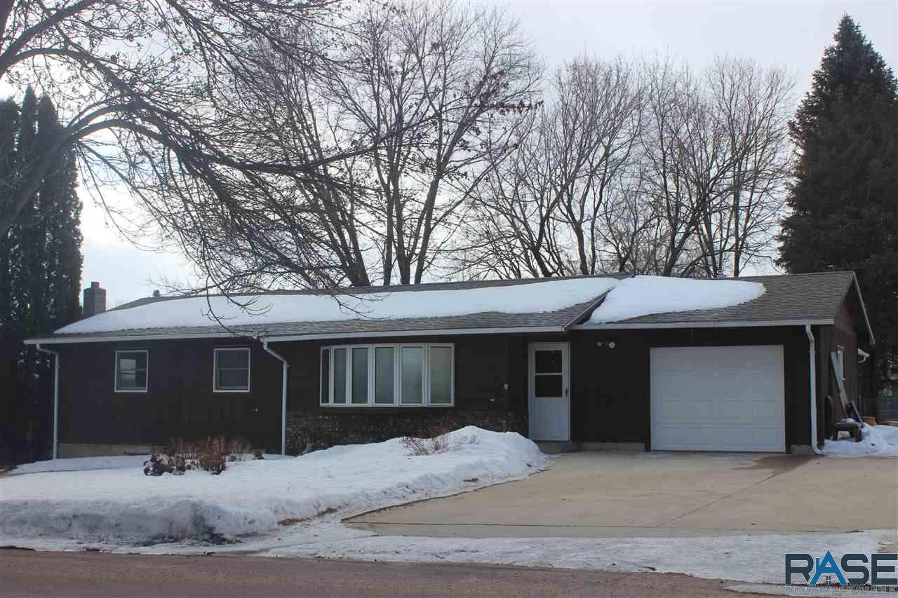 1203 Thresher Dr - Photo 1