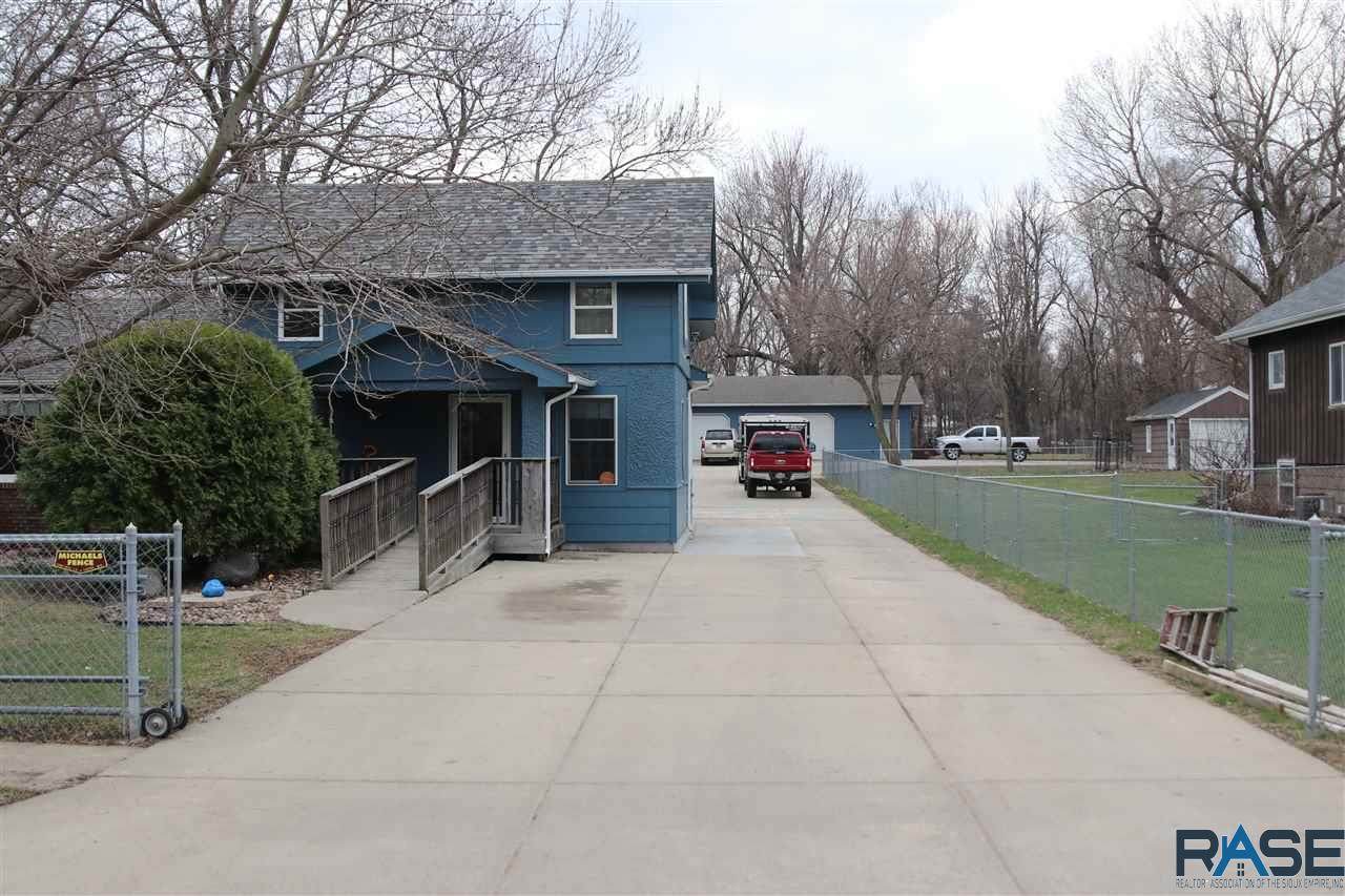 1601 31st St N - Photo 1
