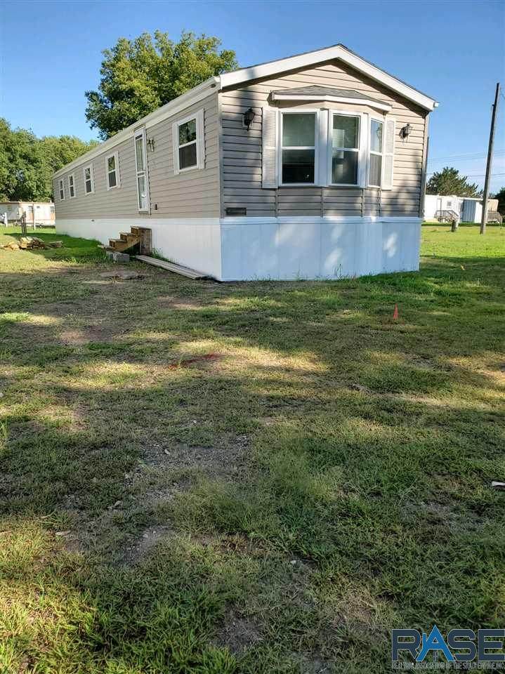 400 Maple St - Photo 1