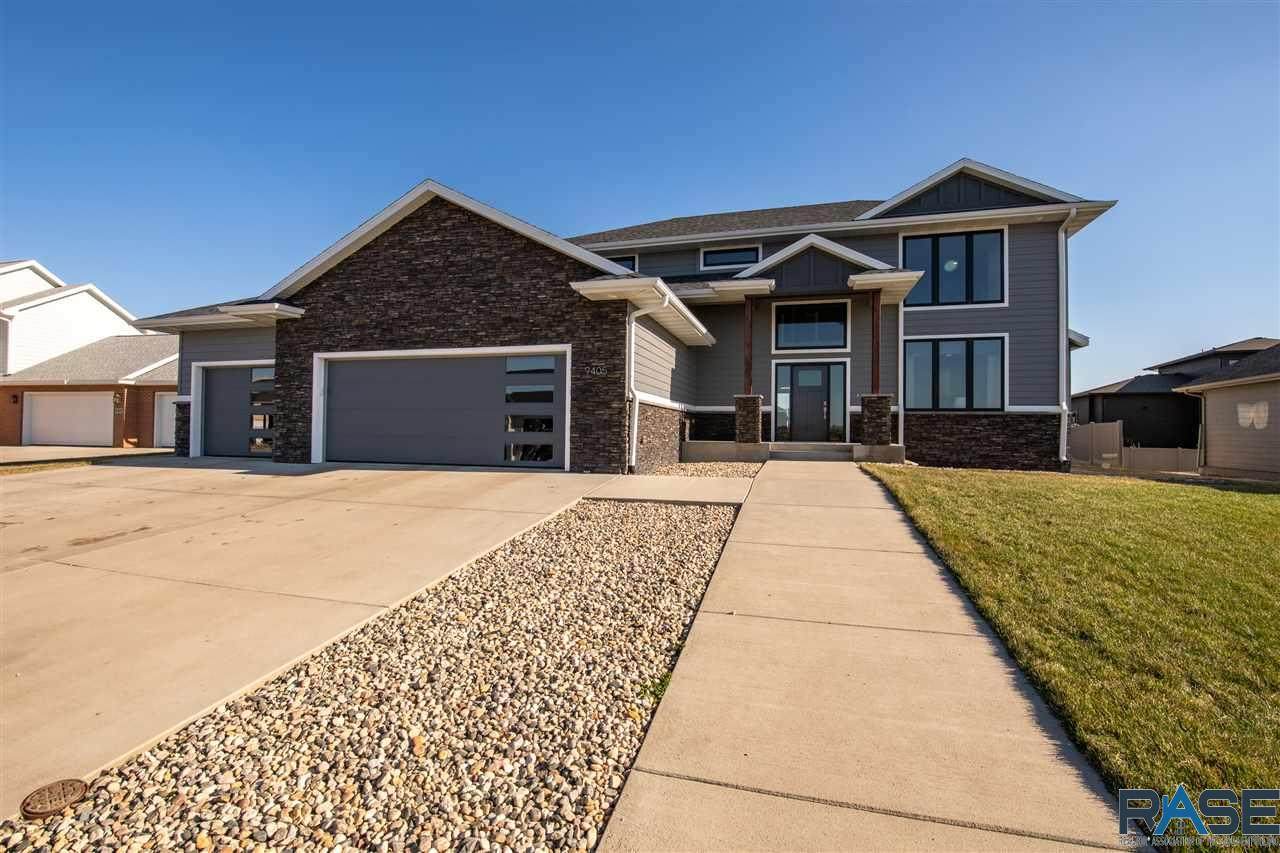 9405 Lakeside Cir - Photo 1