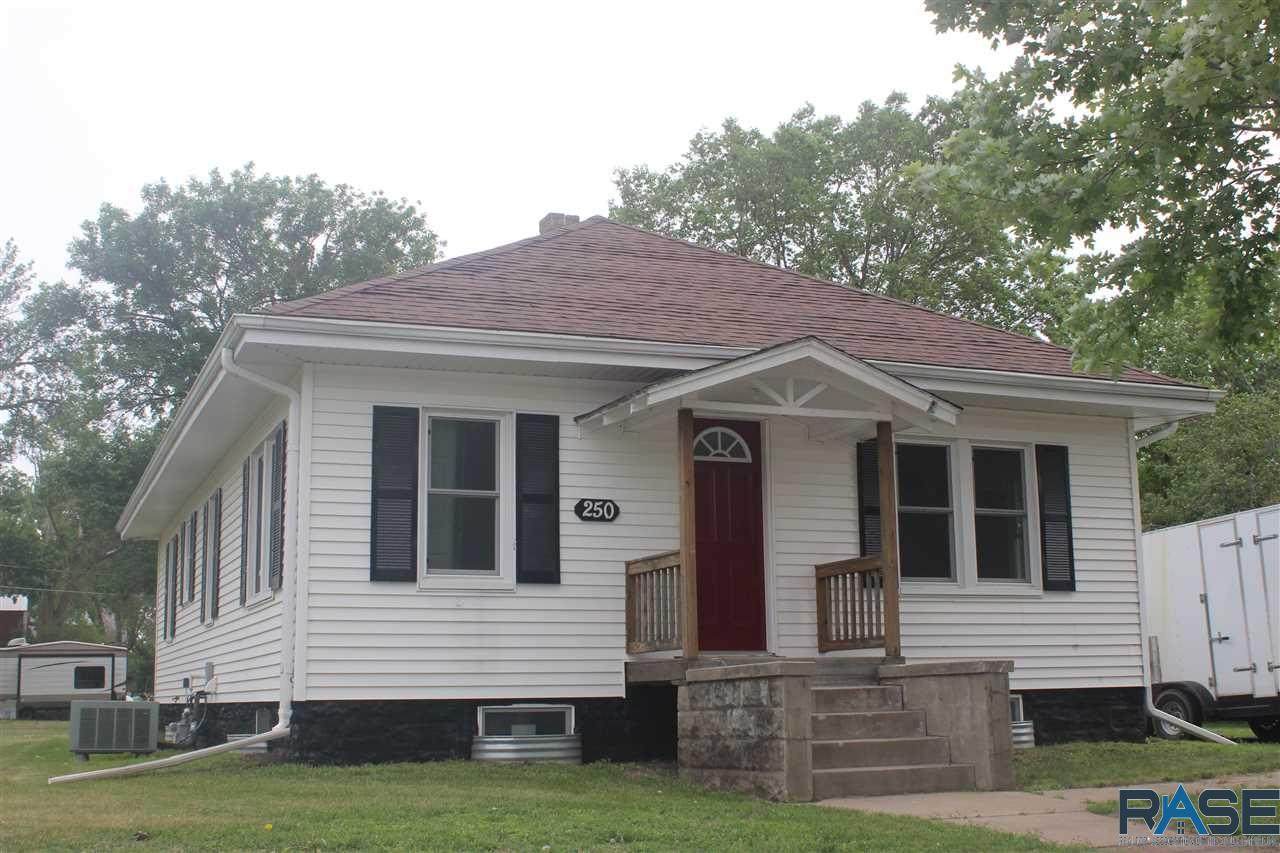 250 3rd Ave - Photo 1