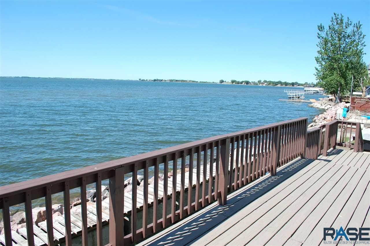 130 Lake Dr - Photo 1