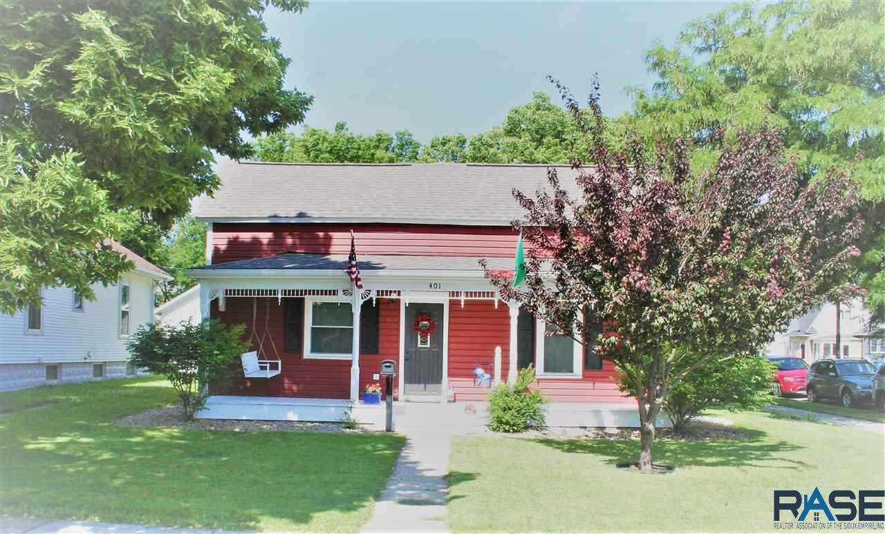 401 Edmunds St - Photo 1