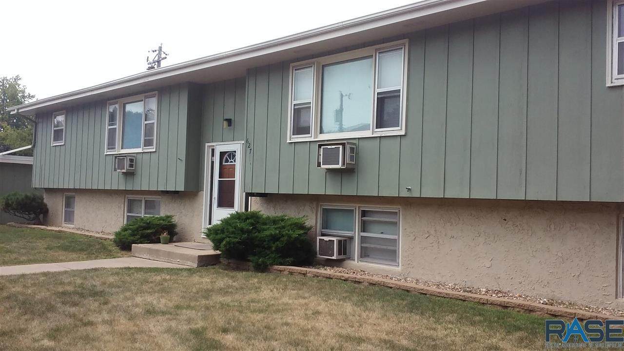 627 Bennett St - Photo 1