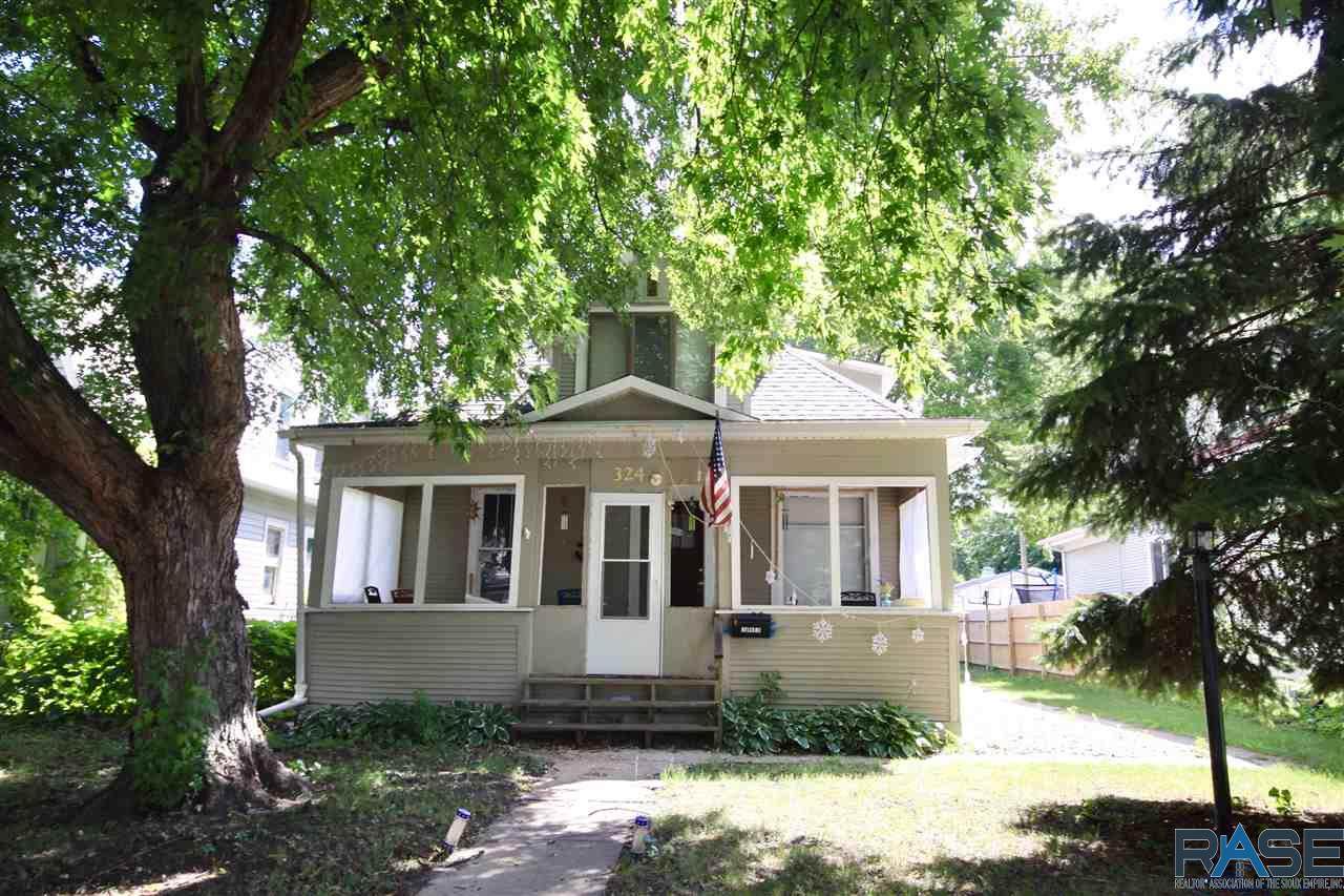 324 Franklin Ave - Photo 1