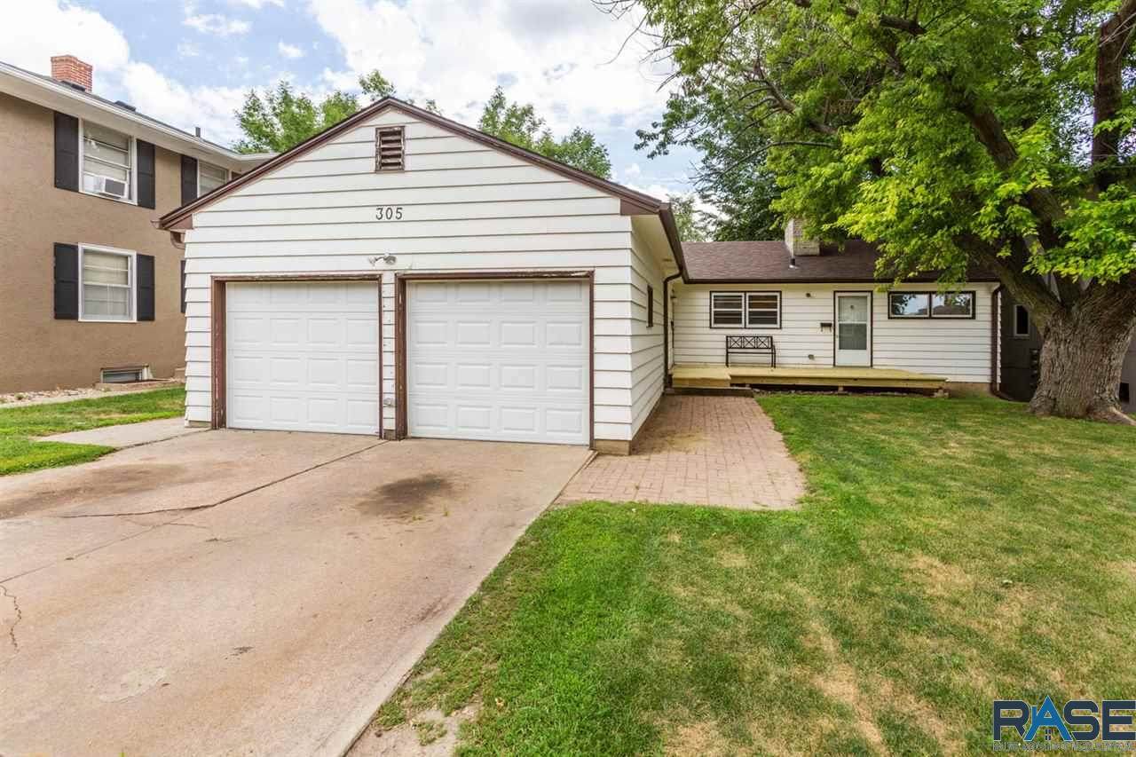 305 34th St - Photo 1