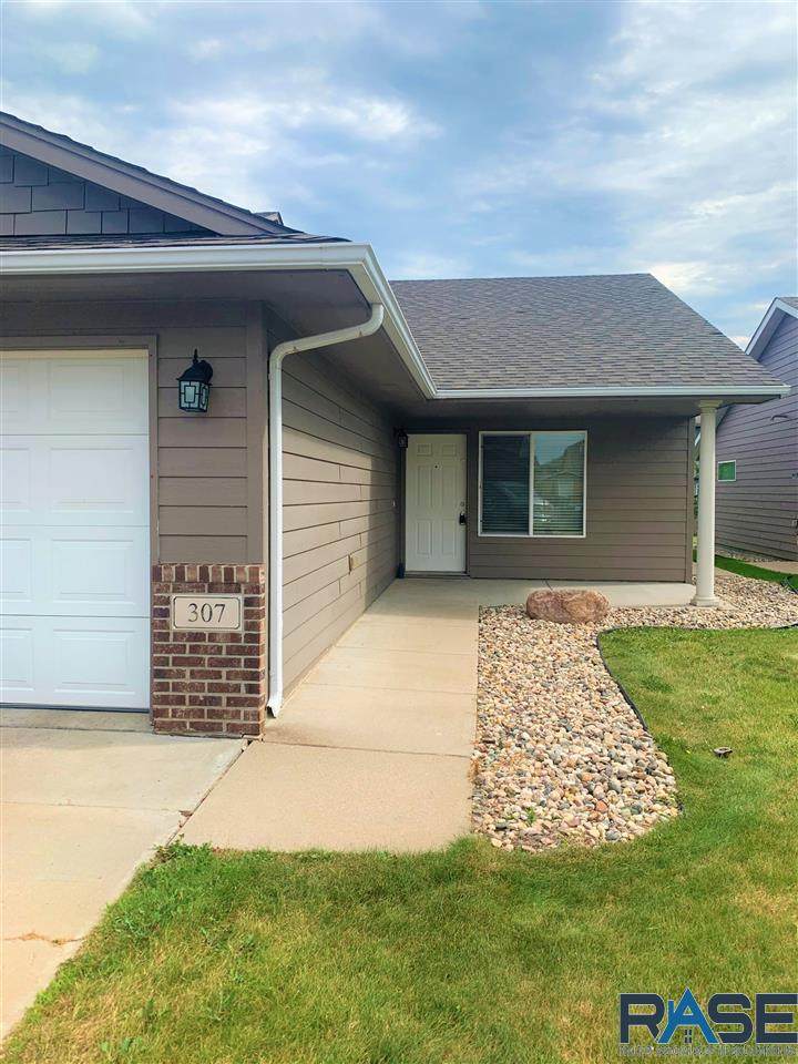301 Jerry Pl - Photo 1
