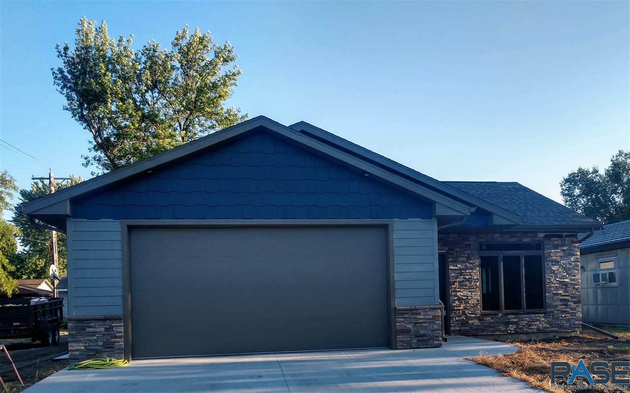 813 Vincent Pl - Photo 1