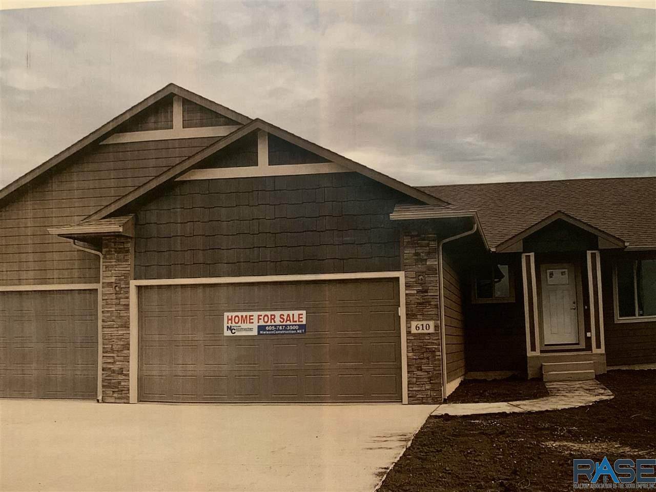 1101 Brennan Ct - Photo 1