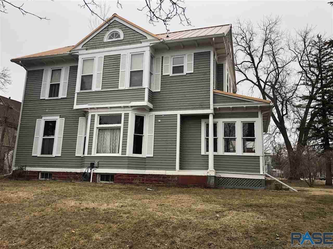 103 4 St - Photo 1