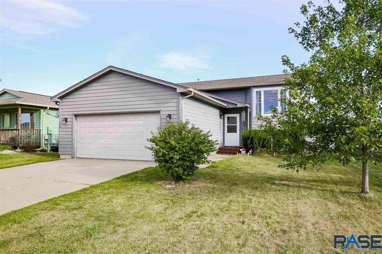 606 Lois Ln - Photo 1