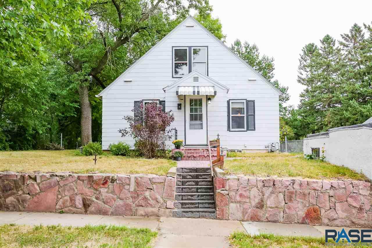 608 Conklin Ave - Photo 1