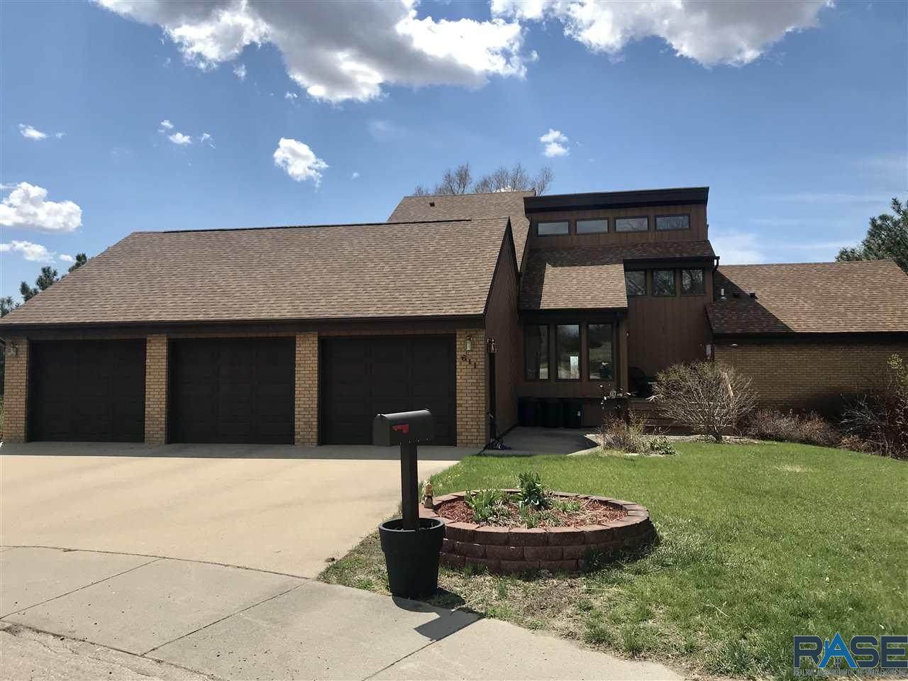 611 Van Buren Ave - Photo 1
