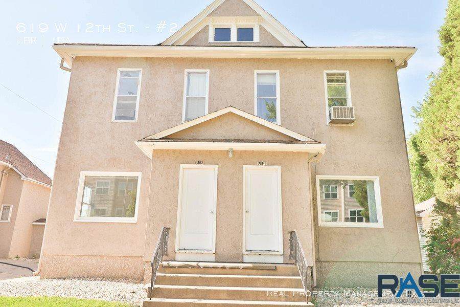 615 12th St - Photo 1