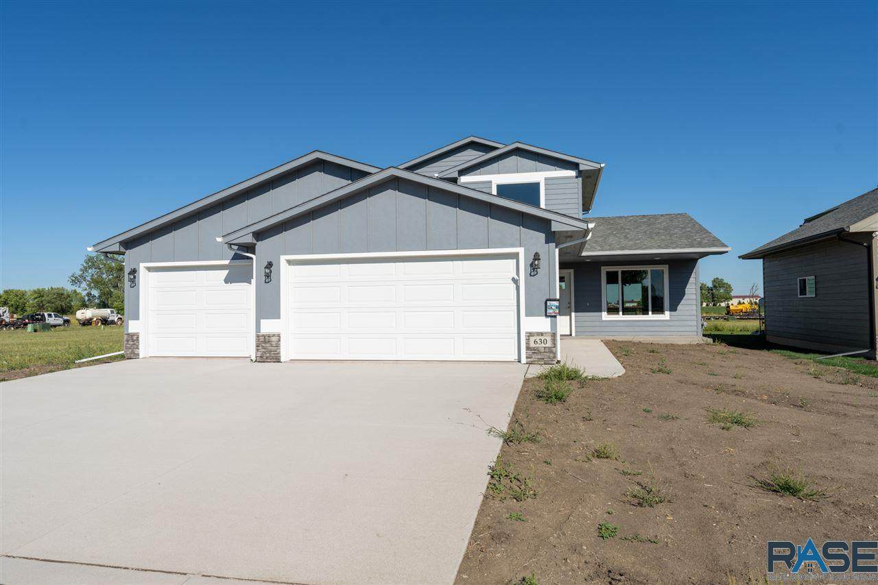 630 Everest Ave - Photo 1
