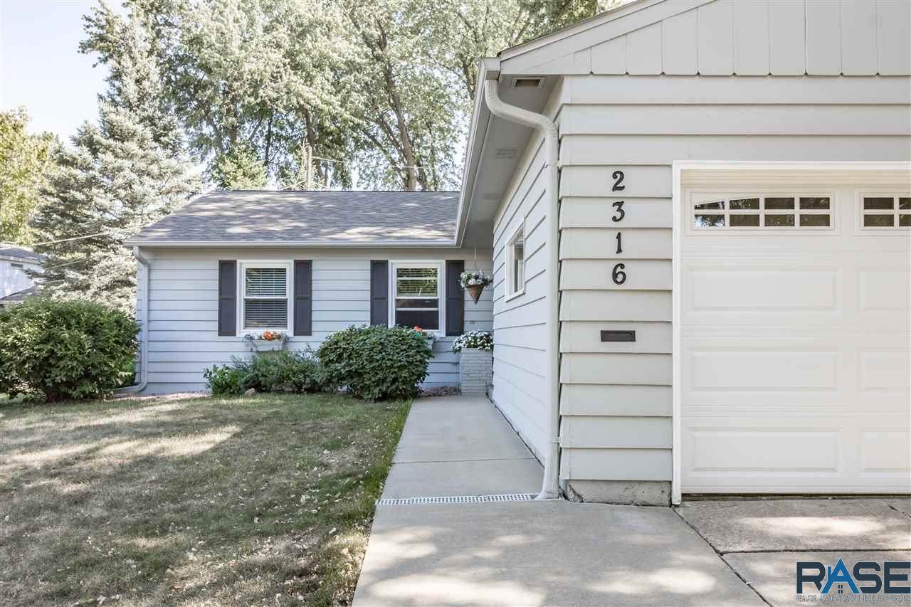 2316 5th Ave - Photo 1