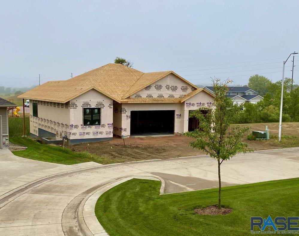 413 Woodland Ct - Photo 1