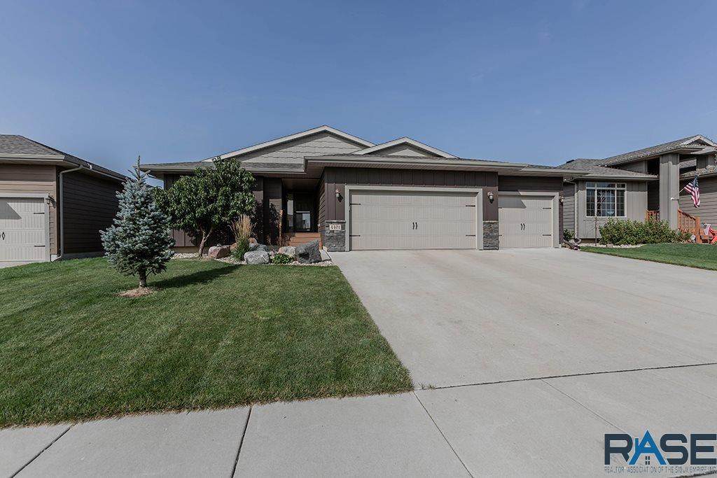 4401 Vista Park Ave - Photo 1