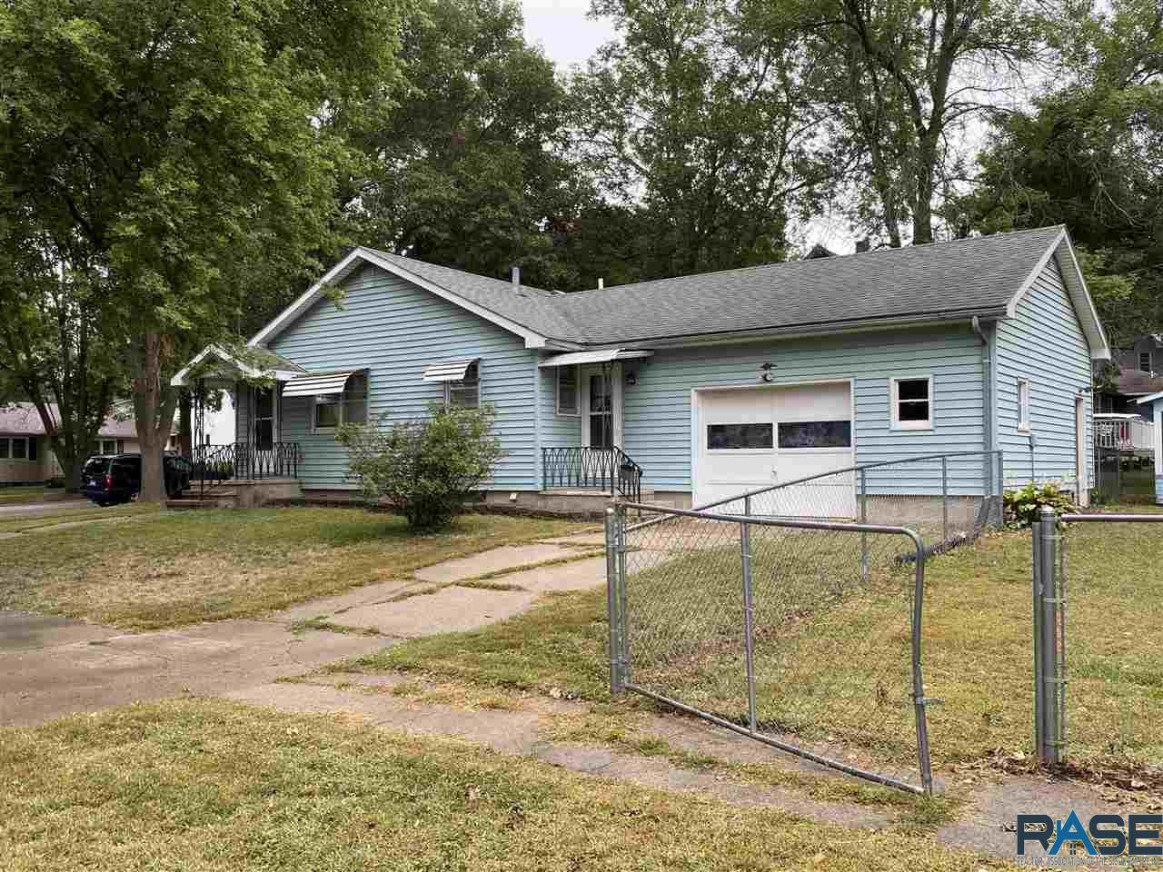 321 Spicer Ave - Photo 1
