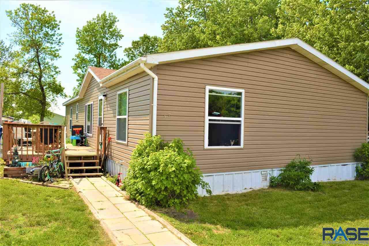 210 Dows St - Photo 1