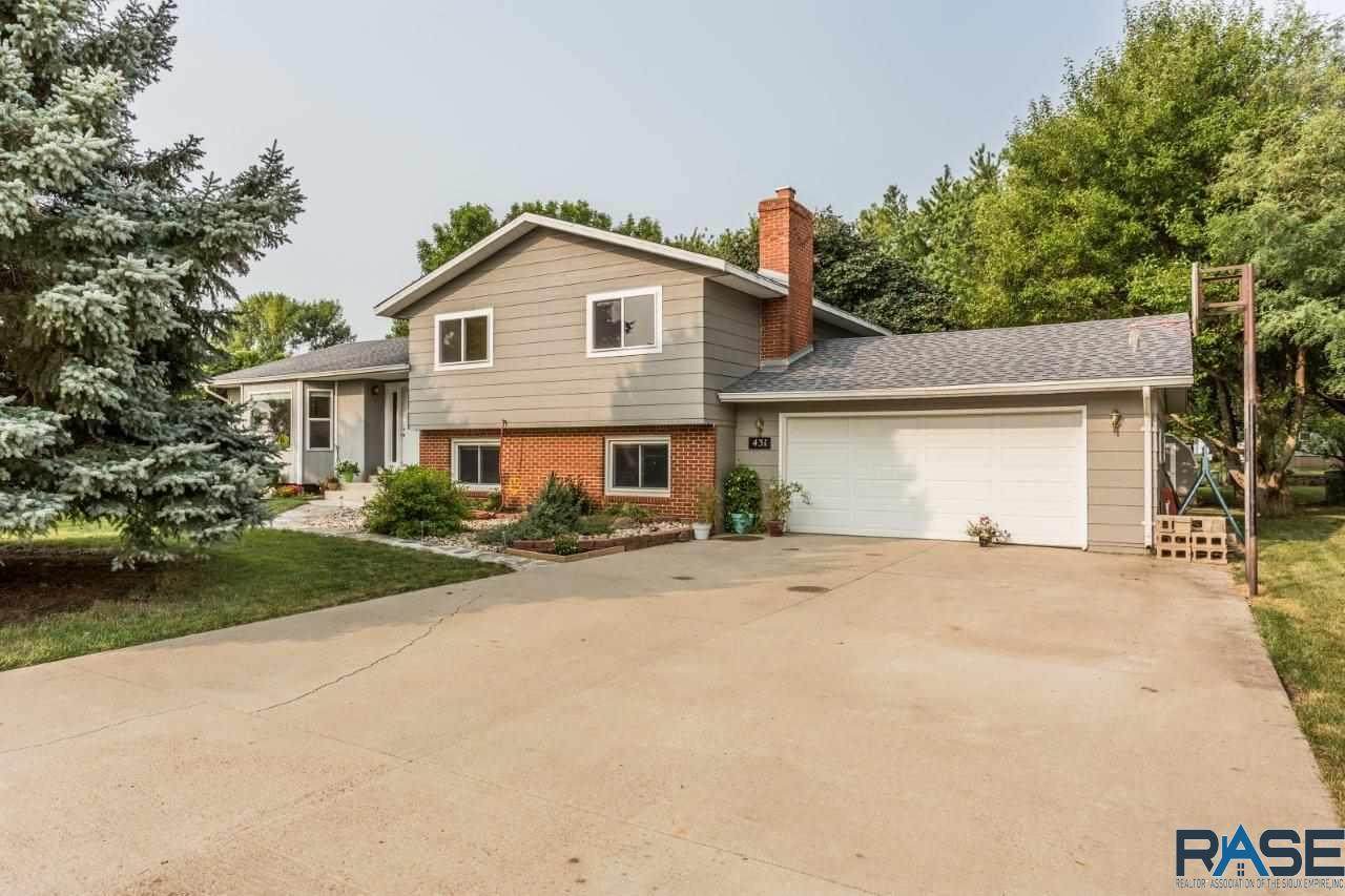 431 Main Ave - Photo 1