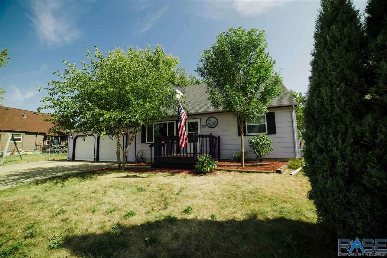 5404 Holbrook Ave - Photo 1