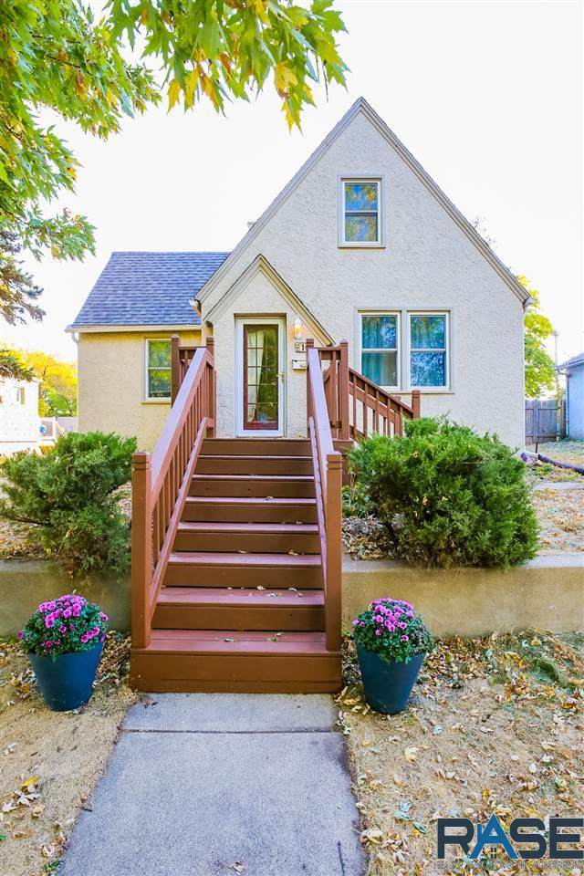 106 Wayland Ave - Photo 1