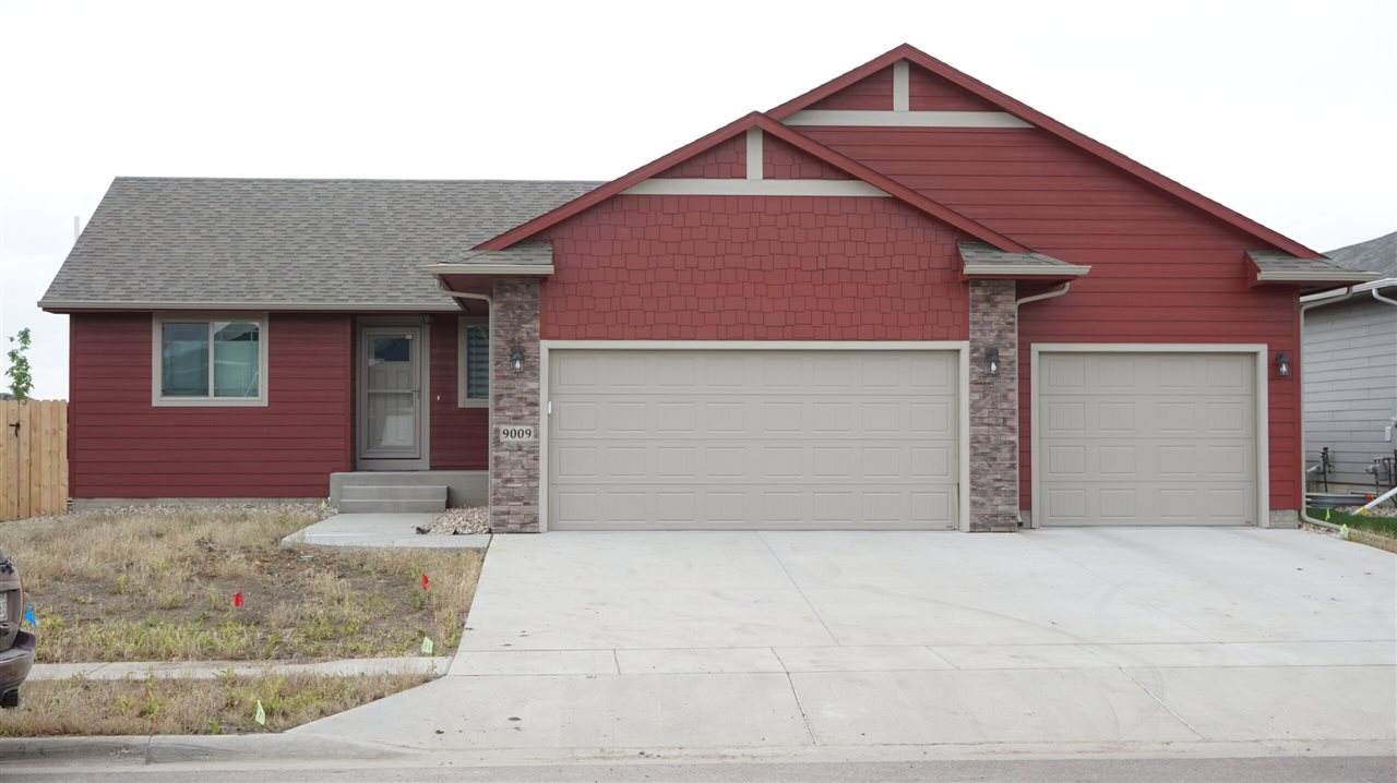 725 Everest Ave - Photo 1