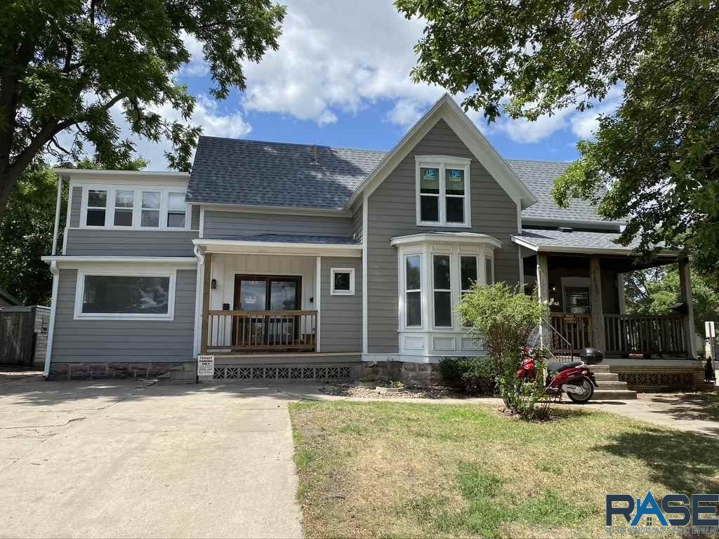 301 Prairie Ave - Photo 1