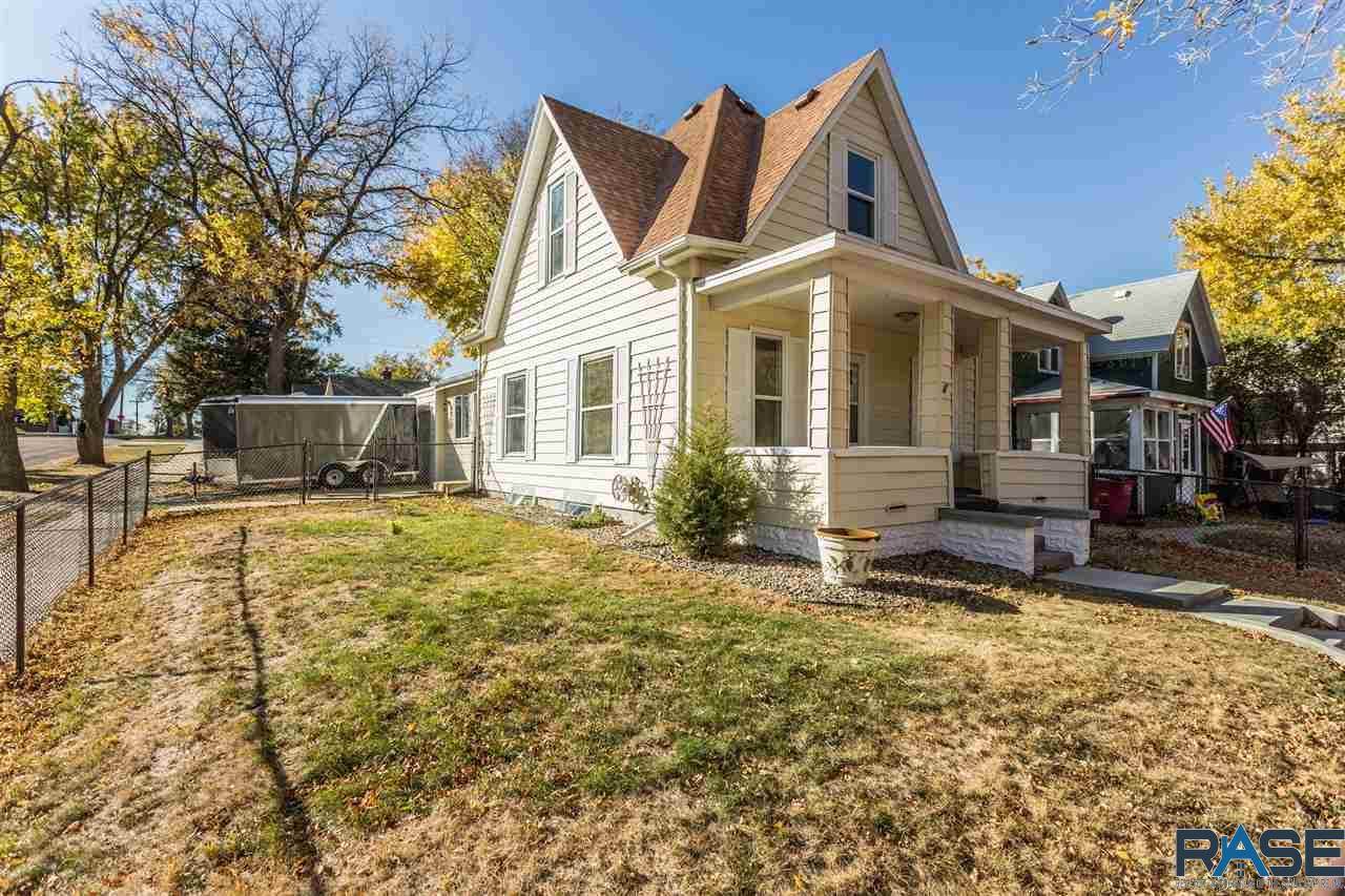 901 Prairie Ave - Photo 1